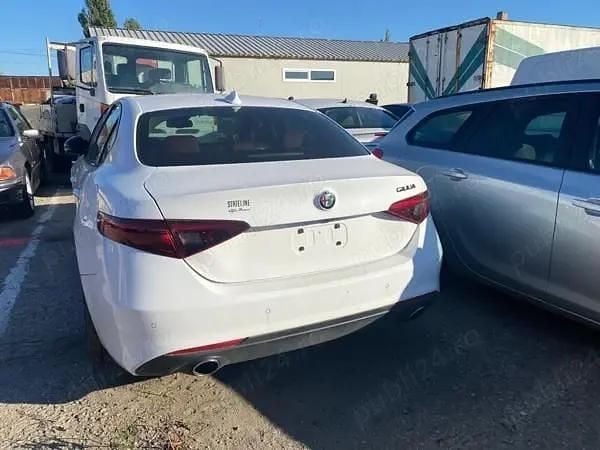 Second-hand Alfa Romeo Giulia 280 CP (205 kW) 2022 Alb Berlinǎ
