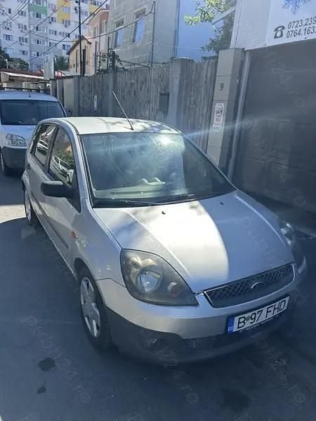 Gri Utilizat 2008 Ford Fiesta Hatchback | 1.950 EUR (Preț OK) - Imagine 1/4