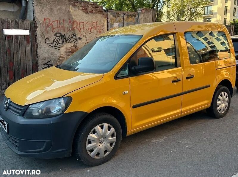 Galbeuriu Utilizat 2013 VW Caddy Trendline Monovolum | 4.570 EUR (Preț OK) - Imagine 1/4