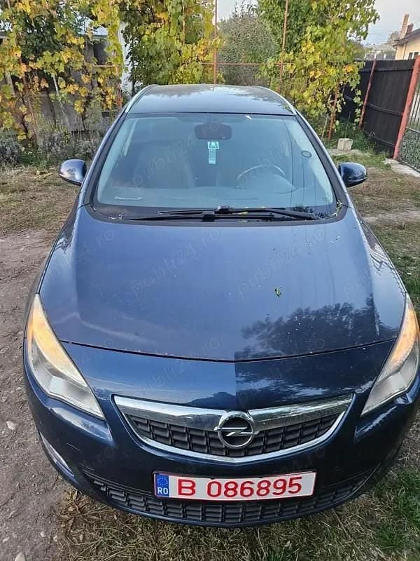 Utilizat 2012 Opel Astra Break | 4.100 EUR (Preț OK) - Imagine 1/4