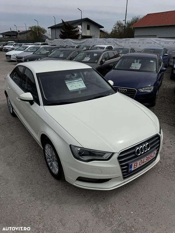 Alb Utilizat 2015 Audi A3 S-Line Berlinǎ | 14.990 EUR (Preț OK) - Imagine 1/4