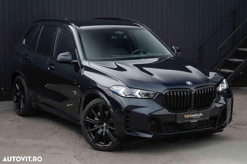 Second-hand BMW X5 Comfort Edition 489 CP (359 kW) 2023 Culoarenegru SUV