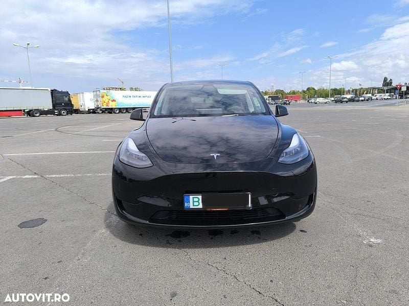 Culoarenegru Utilizat 2023 Tesla Model Y RWD SUV | 29.900 EUR - Imagine 1/4