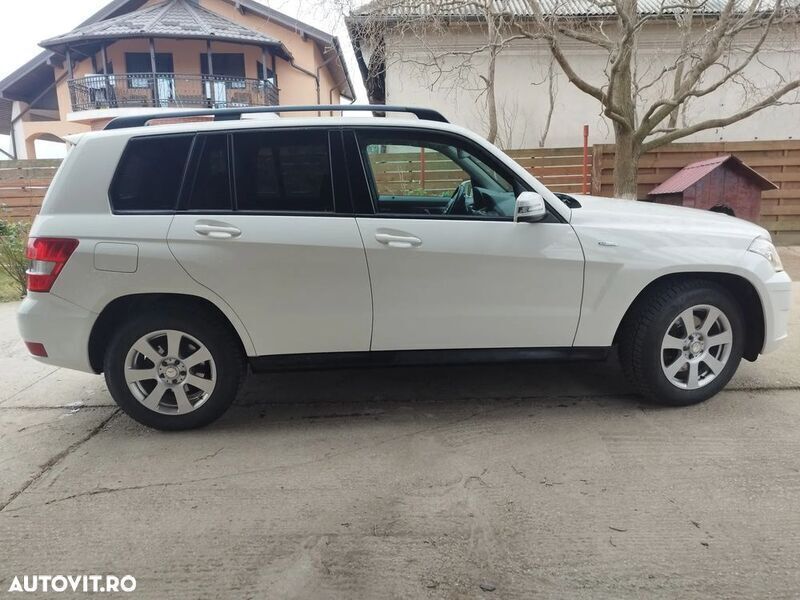 Alb Utilizat 2012 Mercedes GLK220 SUV | 8.900 EUR (Super Preț) - Imagine 1/4