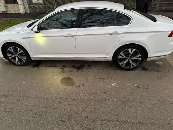 Utilizat 2018 VW Passat GTE Berlinǎ | 19.000 EUR (Preț OK) - Imagine 1/4