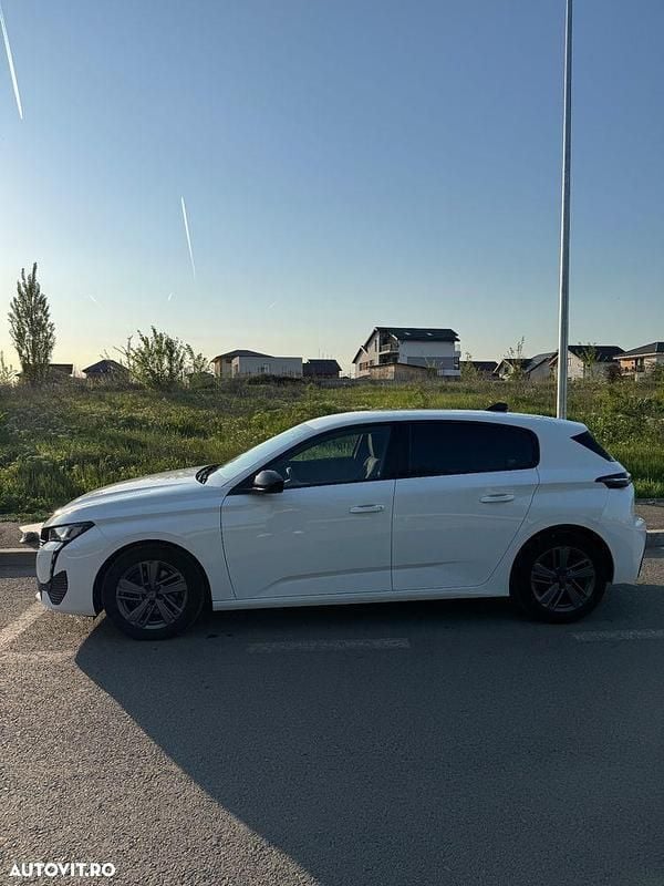 Second-hand Peugeot 308 Active 130 CP (95 kW) 2022 Alb Hatchback