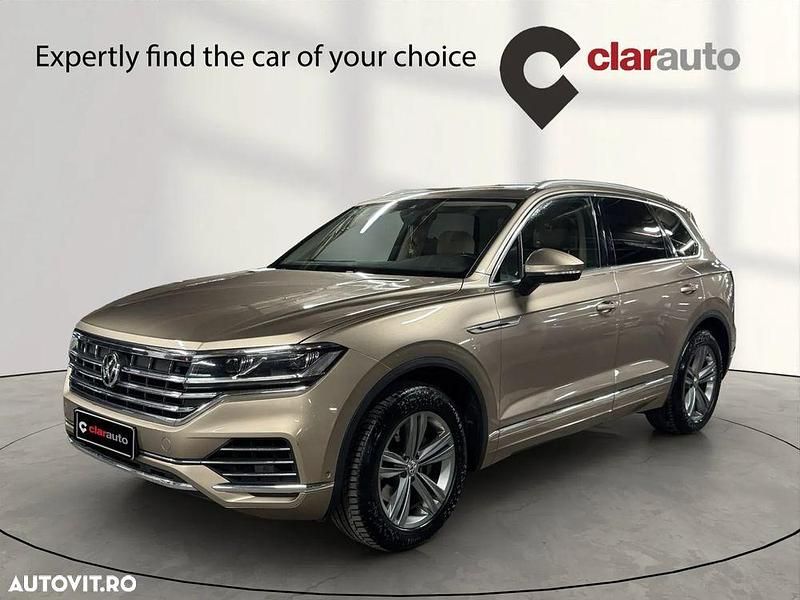 Culoaremaro Utilizat 2018 VW Touareg Atmosphere SUV | 30.002 EUR (Preț OK) - Imagine 1/4