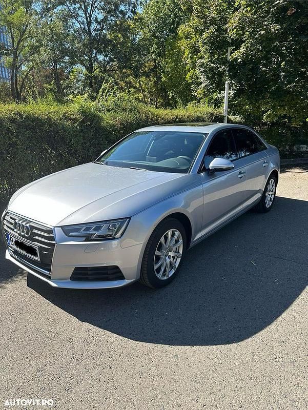 Culoareargint Utilizat 2018 Audi A4 Design Berlinǎ | 17.500 EUR (Super Preț) - Imagine 1/4