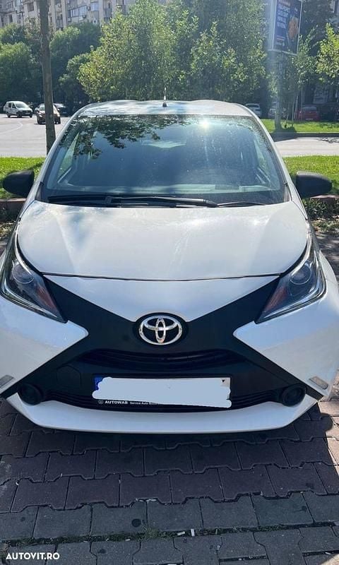 Culoarealb Utilizat 2015 Toyota Aygo Hatchback | 5.000 EUR (Preț OK) - Imagine 1/4