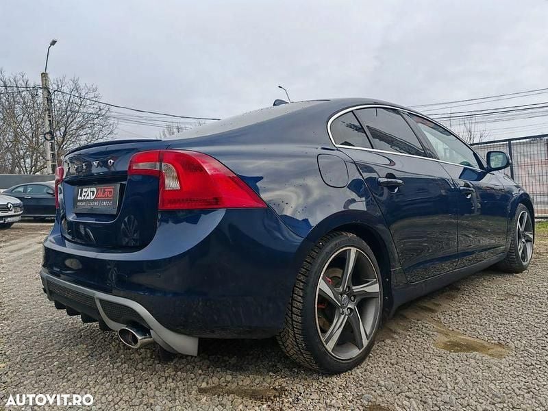 Second-hand Volvo S60 R-Design 163 CP (119 kW) 2011 Culoarealbastru Berlinǎ