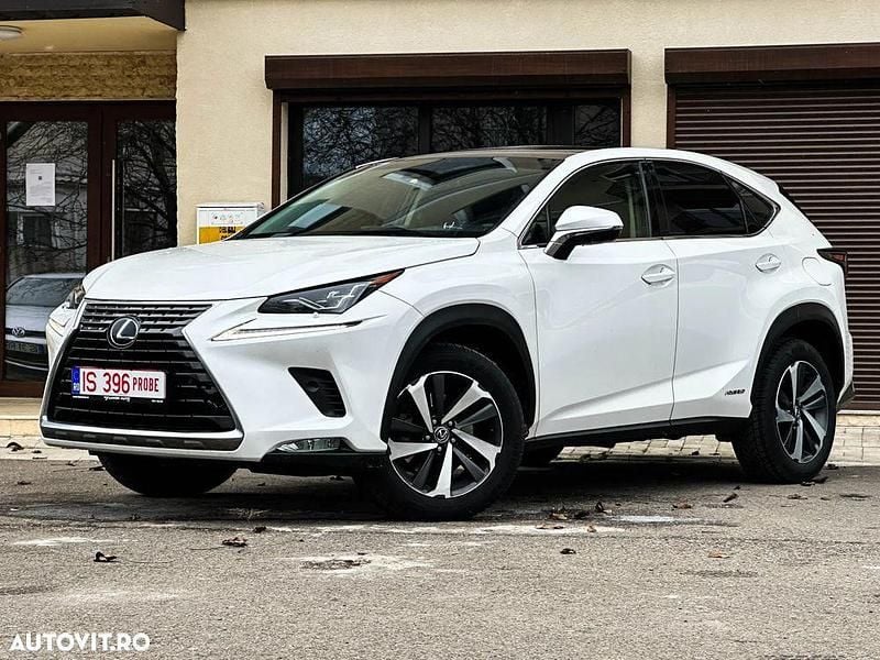 Second-hand Lexus NX300h E-FOUR Luxury Line 197 CP (144 kW) 2018 Culoarealb SUV