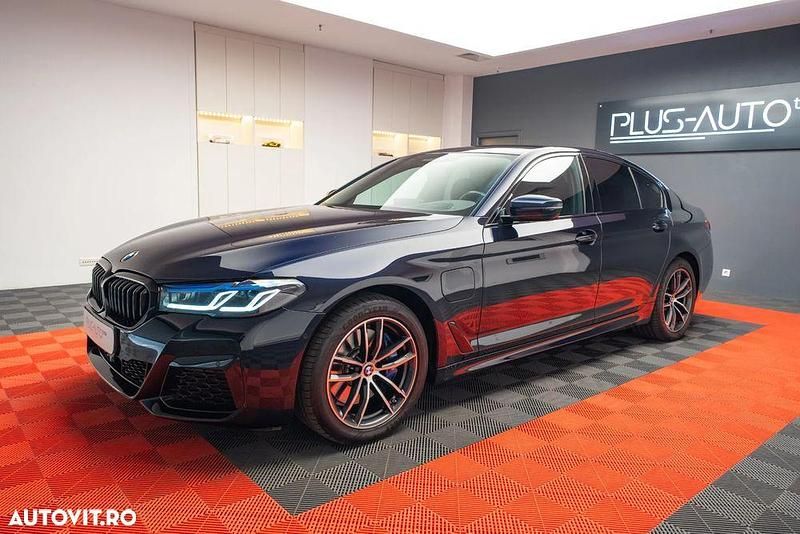 Culoarenegru Utilizat 2021 BMW 530e M Sport Berlinǎ | 37.873 EUR (Preț OK) - Imagine 1/4