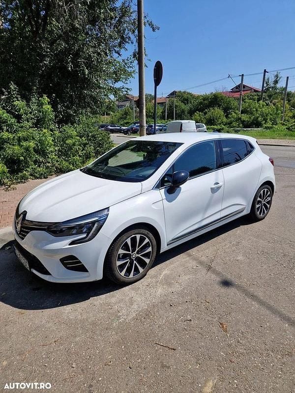 Alb Utilizat 2023 Renault Clio V Techno Hatchback | 17.990 EUR (Preț OK) - Imagine 1/4