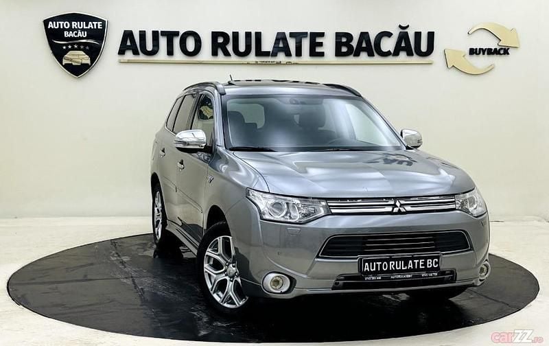 Second-hand Mitsubishi Outlander P-HEV 200 CP (147 kW) 2013 Culoareargint SUV