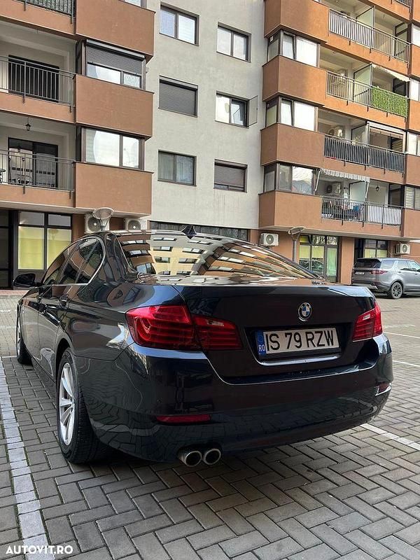Second-hand BMW 520 Comfort Edition 184 CP (135 kW) 2015 Culoarenegru Berlinǎ
