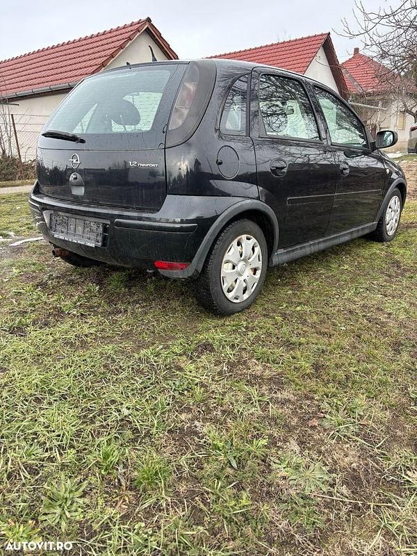 Second-hand Opel Corsa Edition 80 CP (58 kW) 2005 Culoarenegru Hatchback