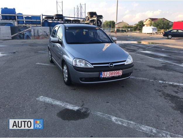 Second-hand Opel Corsa 55 CP (40 kW) 2003 Gri Hatchback
