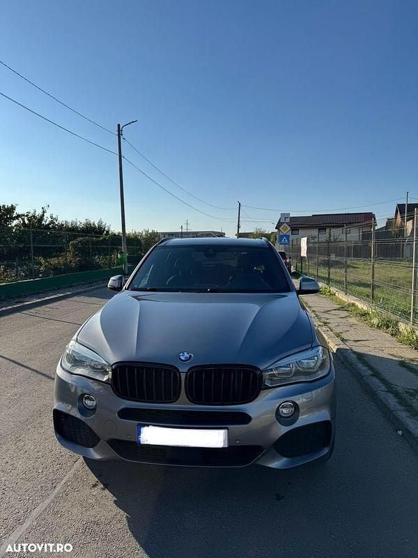 Gri Utilizat 2015 BMW X5 SUV | 19.800 EUR (Super Preț) - Imagine 1/4