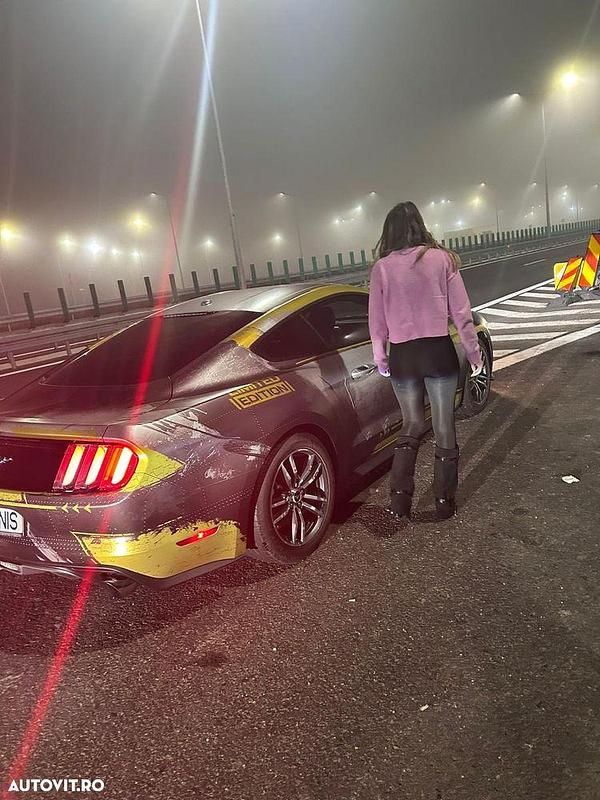 Second-hand Ford Mustang 317 CP (233 kW) 2015 Culoarealbastru Coupe