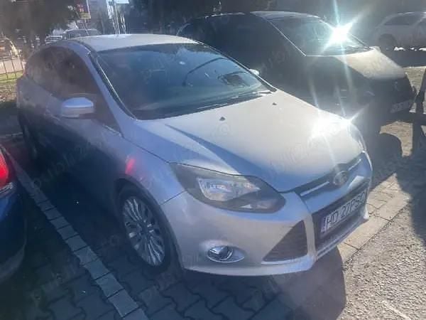 Second-hand Ford Focus 130 CP (95 kW) 2014 Argintiu Berlinǎ