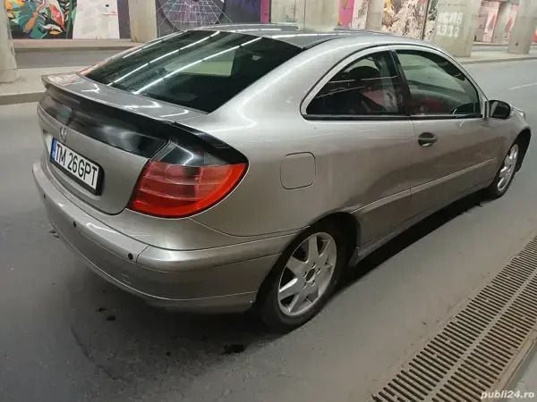 Second-hand Mercedes C220 143 CP (105 kW) 2003 Gri Coupe