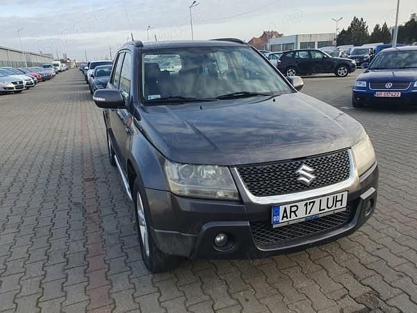 Gri Utilizat 2010 Suzuki Grand Vitara SUV | 4.995 EUR (Super Preț) - Imagine 1/4