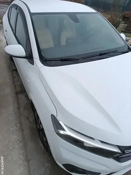 Alb Second-hand 2023 Dacia Logan Berlinǎ | 13.500 EUR (Scump) - Imagine 1/4
