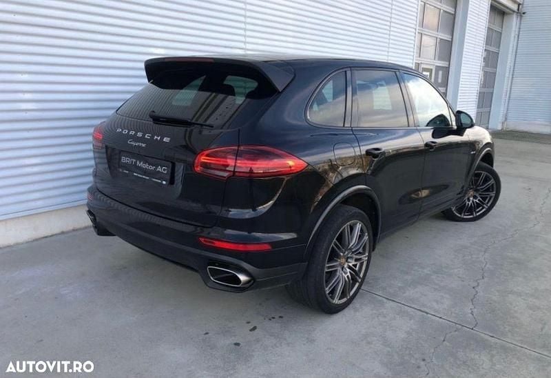 Second-hand Porsche Cayenne 262 CP (192 kW) 2017 Culoarenegru SUV