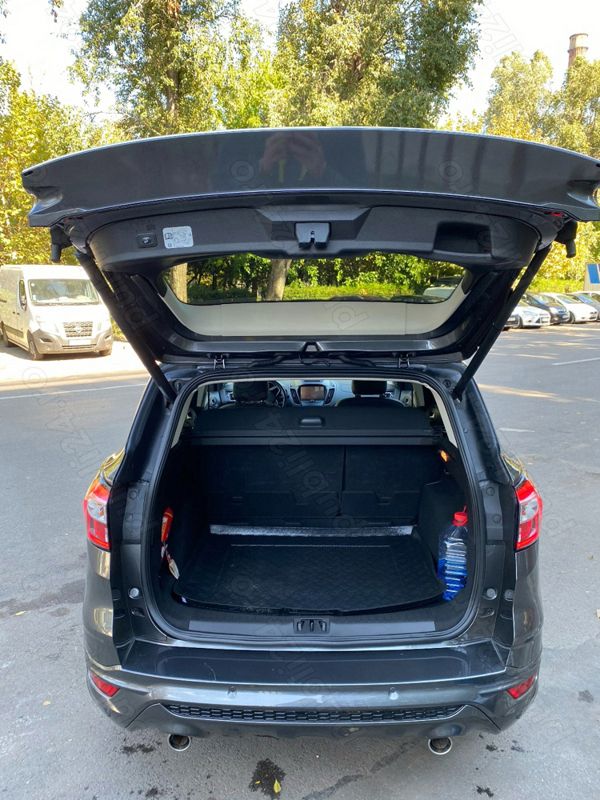 Second-hand Ford Kuga Vignale 180 CP (132 kW) 2018 Gri SUV