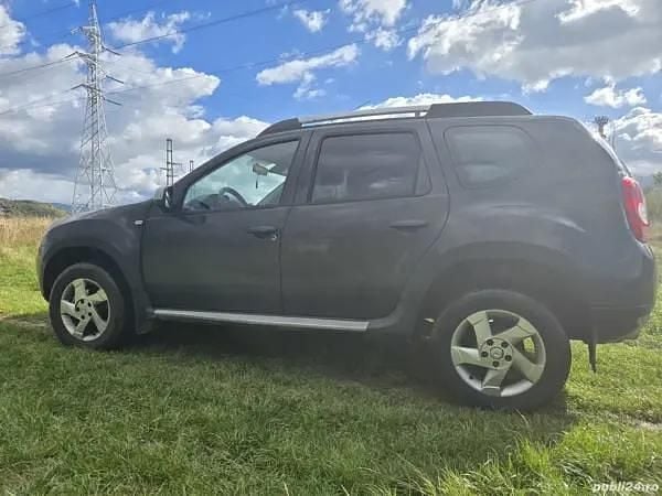 Utilizat 2010 Dacia Duster SUV | 6.200 EUR (Scump) - Imagine 1/4