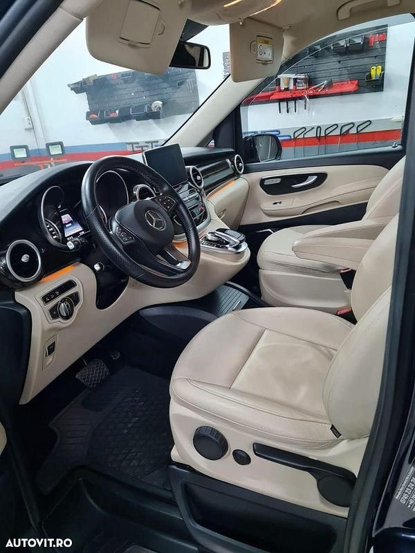 Second-hand Mercedes V250 Edition 1 190 CP (139 kW) 2015 Culoarealbastru Monovolum