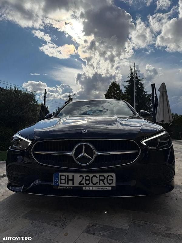Culoarenegru Utilizat 2024 Mercedes C220 Avantgarde Berlinǎ | 36.700 EUR (Puțin scump) - Imagine 1/4