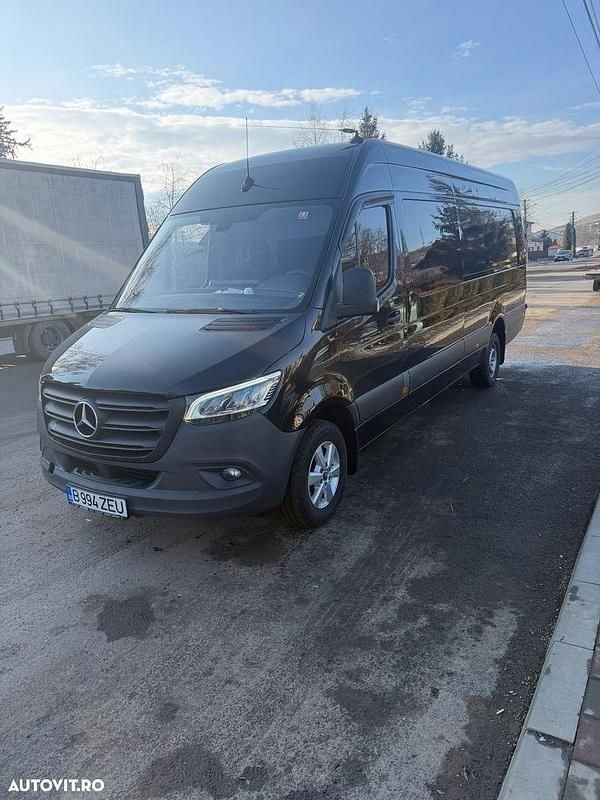 Second-hand Mercedes Sprinter 163 CP (119 kW) 2021 Culoarenegru Van