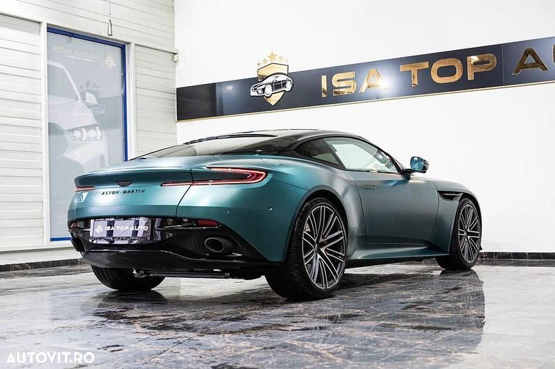 Second-hand Aston Martin DB12 671 CP (493 kW) 2024 Culoareverde Coupe