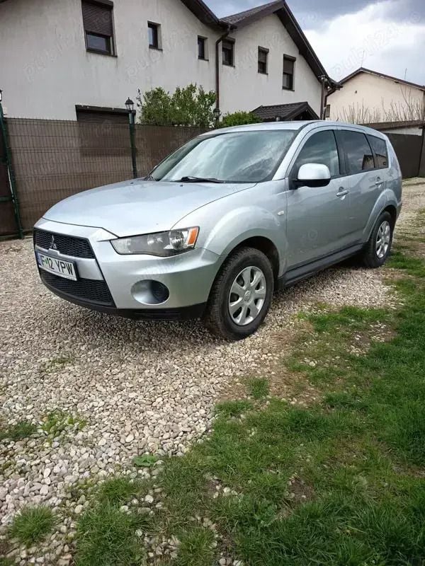 Utilizat 2012 Mitsubishi Outlander SUV | 7.300 EUR - Imagine 1/4