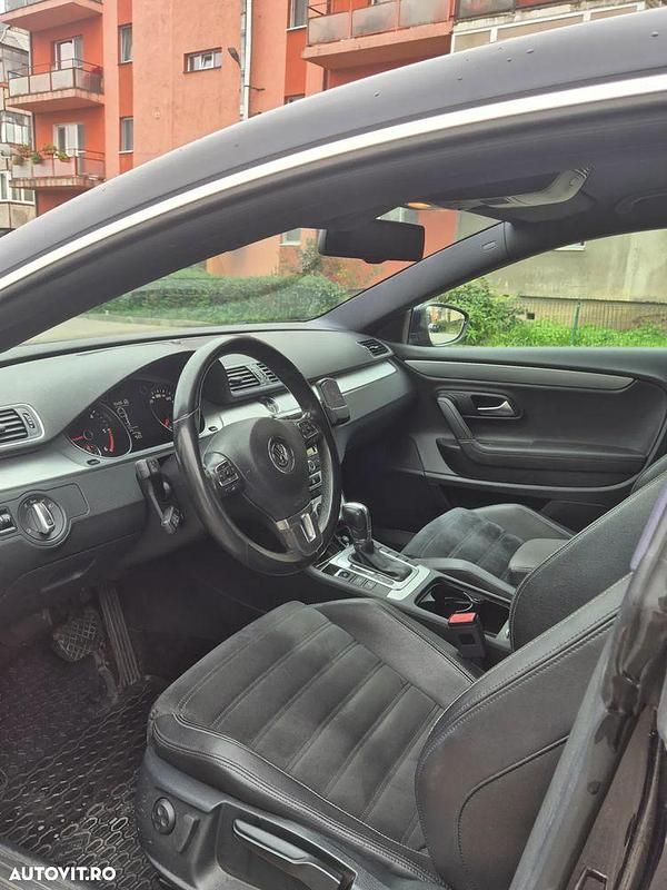 Second-hand VW Passat 140 CP (102 kW) 2012 Culoarenegru Coupe