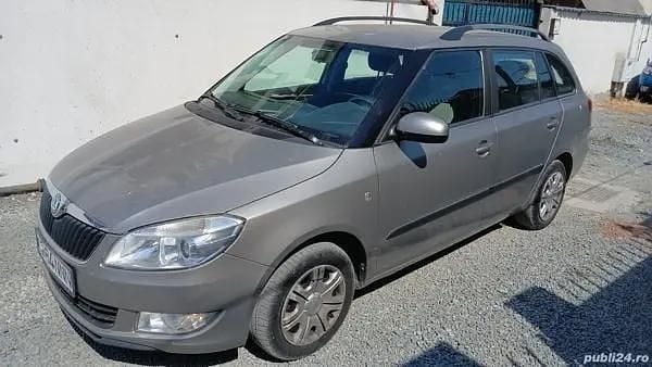 Gri Utilizat 2012 Skoda Fabia Break | 3.200 EUR (Preț bun) - Imagine 1/4