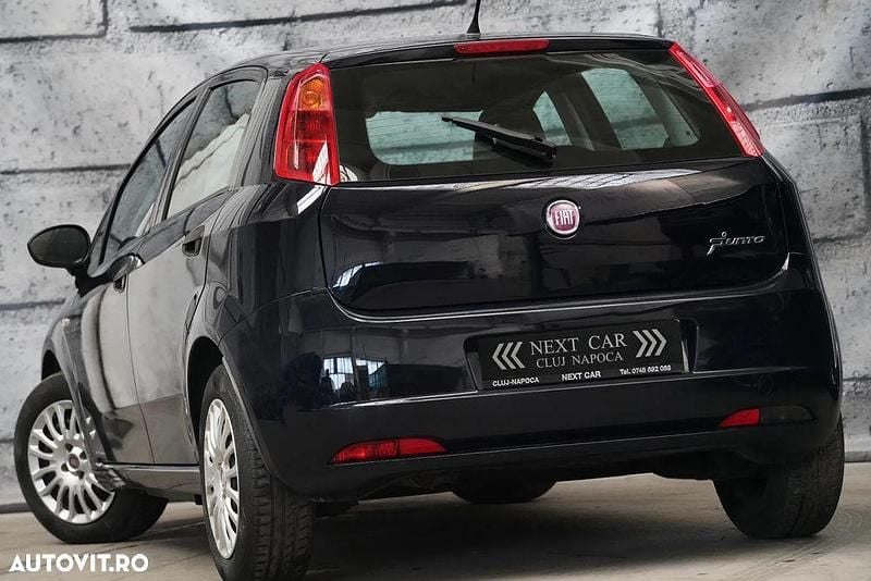Second-hand Fiat Punto Pop 85 CP (62 kW) 2011 Culoarealbastru Hatchback
