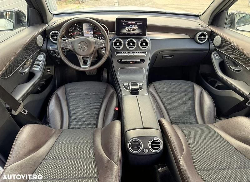 Second-hand Mercedes GLC250 AMG line 204 CP (150 kW) 2017 Culoarealb SUV