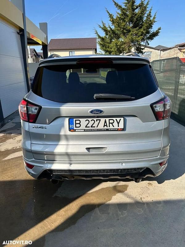 Second-hand Ford Kuga ST-Line 180 CP (132 kW) 2019 Culoareargint SUV