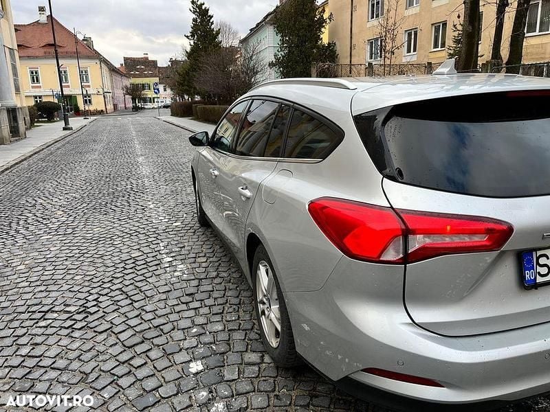 Second-hand Ford Focus 120 CP (88 kW) 2020 Culoareargint Break