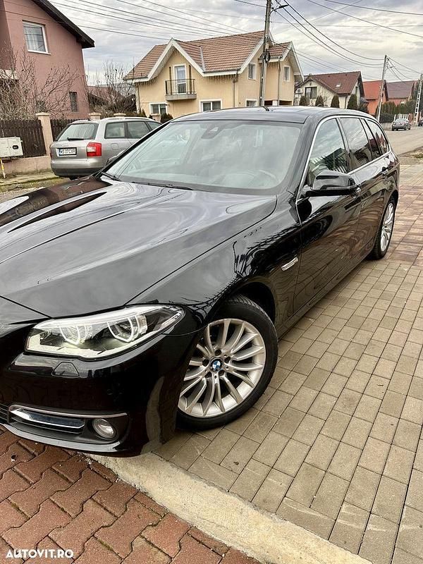 Negru Utilizat 2015 BMW 520 Luxury Line Break | 12.500 EUR (Preț bun) - Imagine 1/4