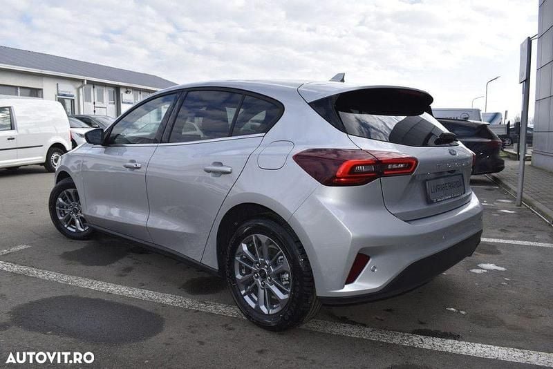 Second-hand Ford Focus 125 CP (91 kW) 2022 Culoareargint Hatchback