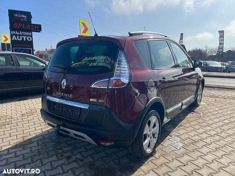 Second-hand Renault Mégane 110 CP (80 kW) 2014 Culoarerosu Monovolum