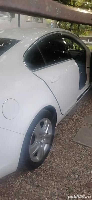 Second-hand Opel Insignia 160 CP (117 kW) 2010 Alb Berlinǎ