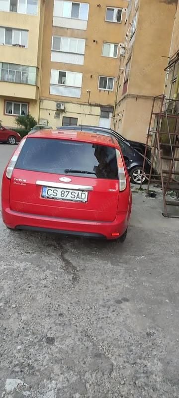Rosu Utilizat 2008 Ford Focus Hatchback | 1.800 EUR (Preț bun) - Imagine 1/4