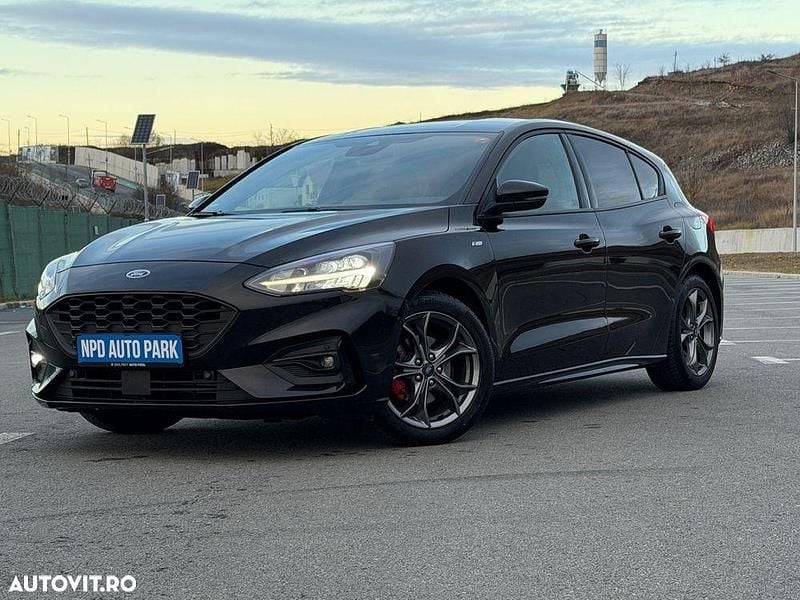 Culoarenegru Utilizat 2021 Ford Focus ST-Line Hatchback | 11.300 EUR (Super Preț) - Imagine 1/4