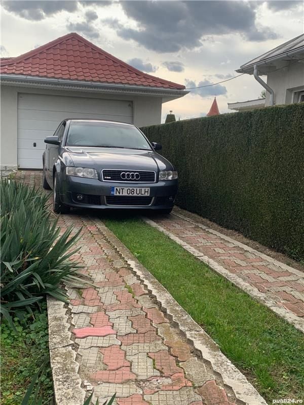 Second-hand Audi A4 S-Line 131 CP (96 kW) 2001 Maro Berlinǎ