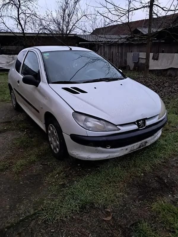 Utilizat 2004 Peugeot 206 Hatchback | 330 EUR - Imagine 1/4