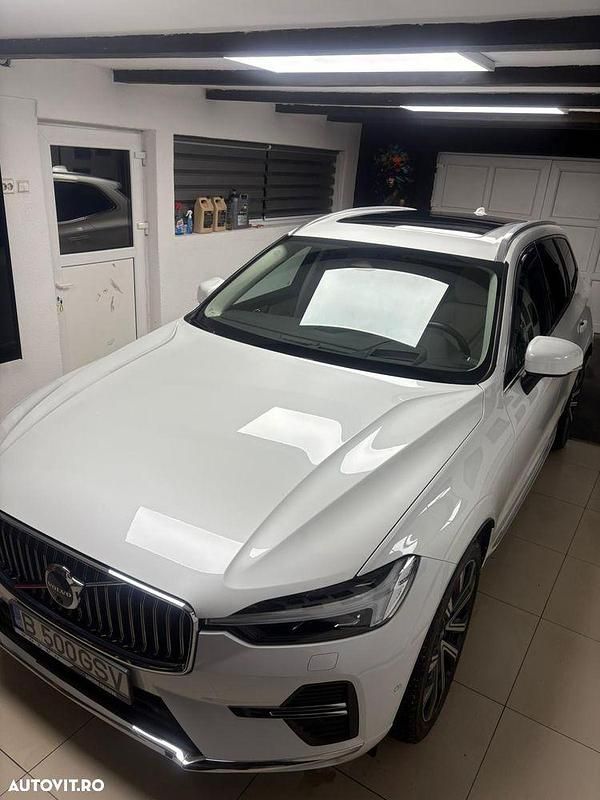Second-hand Volvo XC60 Inscription 235 CP (172 kW) 2023 Culoarealb SUV